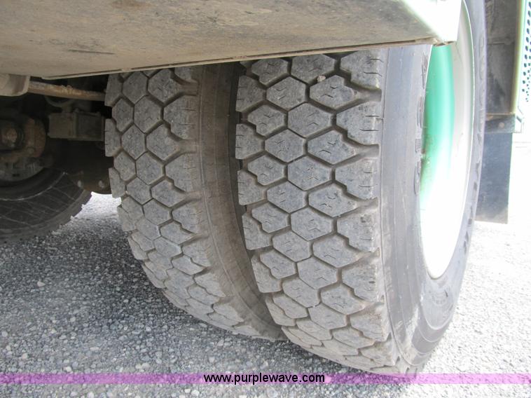 image for item B2740 1995 Ford F800 extended cab utility transport truck