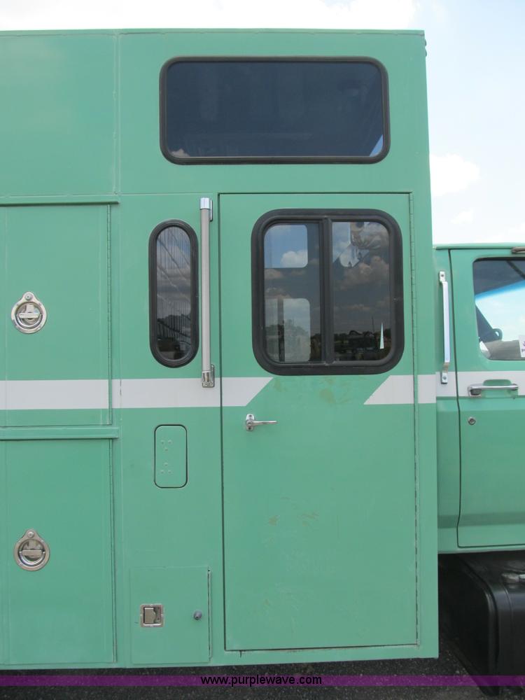 image for item B2740 1995 Ford F800 extended cab utility transport truck