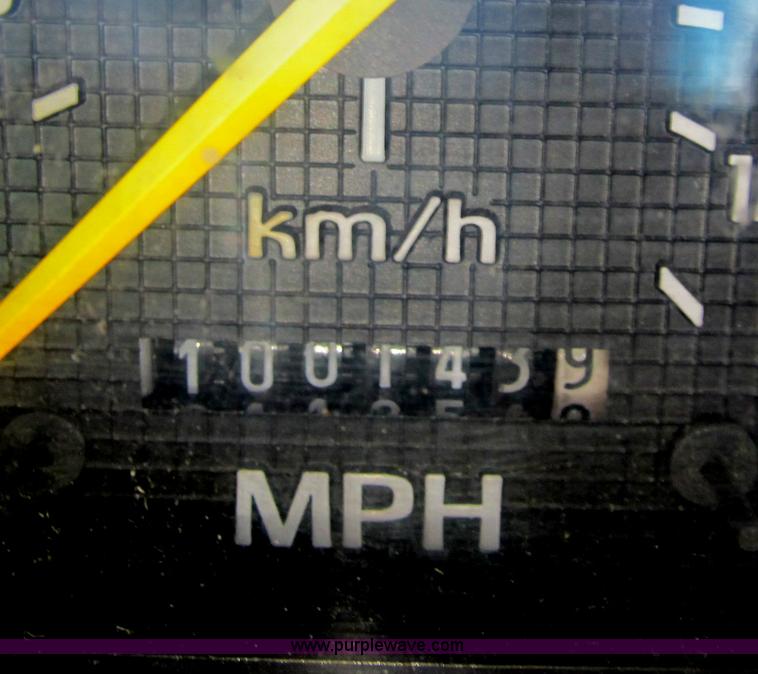 image for item B2740 1995 Ford F800 extended cab utility transport truck