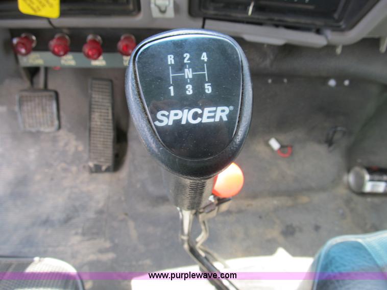 image for item B2740 1995 Ford F800 extended cab utility transport truck