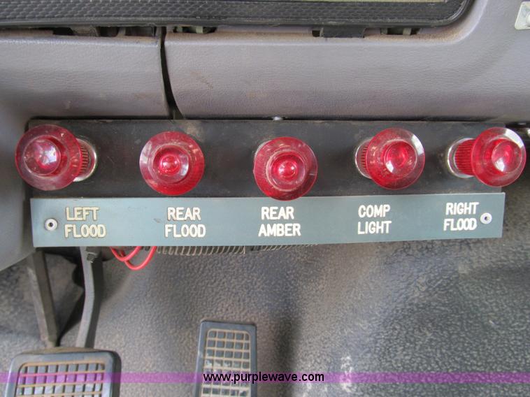 image for item B2740 1995 Ford F800 extended cab utility transport truck