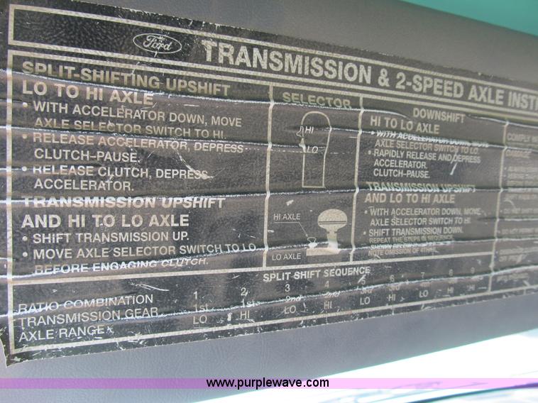 image for item B2740 1995 Ford F800 extended cab utility transport truck