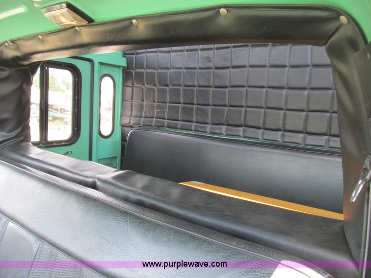 image for item B2740 1995 Ford F800 extended cab utility transport truck