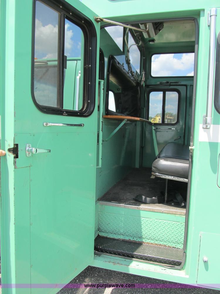 image for item B2740 1995 Ford F800 extended cab utility transport truck