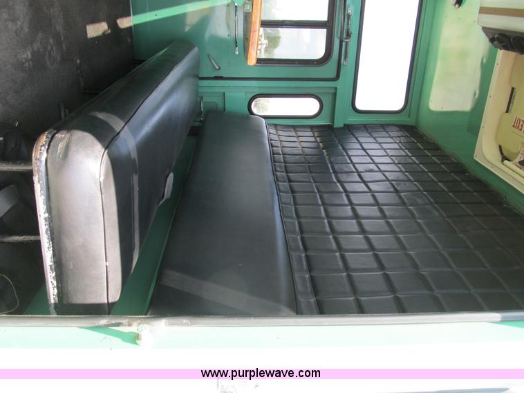 image for item B2740 1995 Ford F800 extended cab utility transport truck