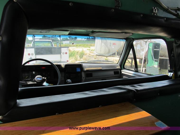 image for item B2740 1995 Ford F800 extended cab utility transport truck
