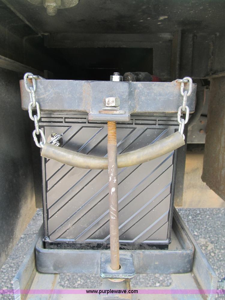 image for item B2740 1995 Ford F800 extended cab utility transport truck