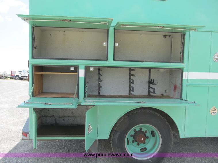 image for item B2740 1995 Ford F800 extended cab utility transport truck