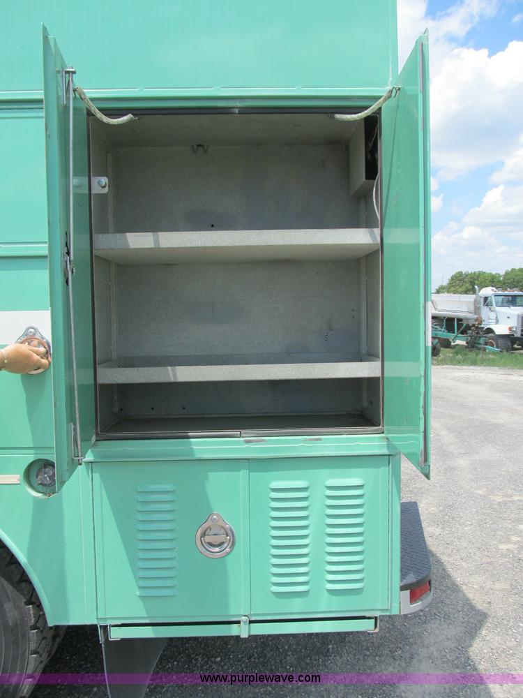 image for item B2740 1995 Ford F800 extended cab utility transport truck