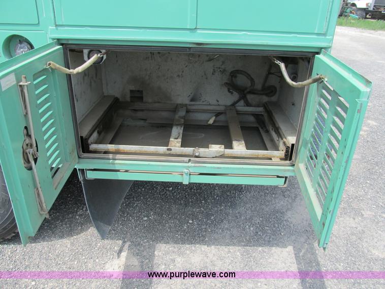 image for item B2740 1995 Ford F800 extended cab utility transport truck