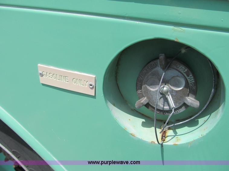 image for item B2740 1995 Ford F800 extended cab utility transport truck