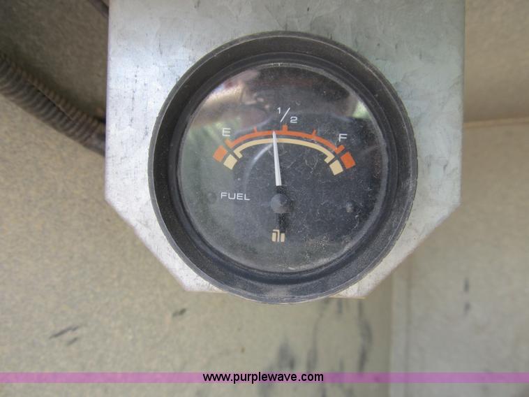 image for item B2740 1995 Ford F800 extended cab utility transport truck