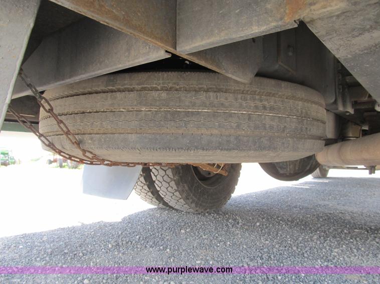 image for item B2740 1995 Ford F800 extended cab utility transport truck