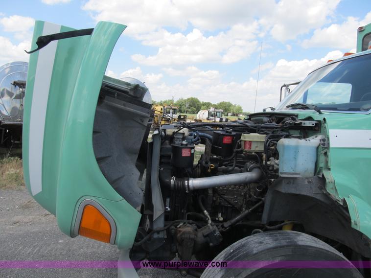 image for item B2740 1995 Ford F800 extended cab utility transport truck