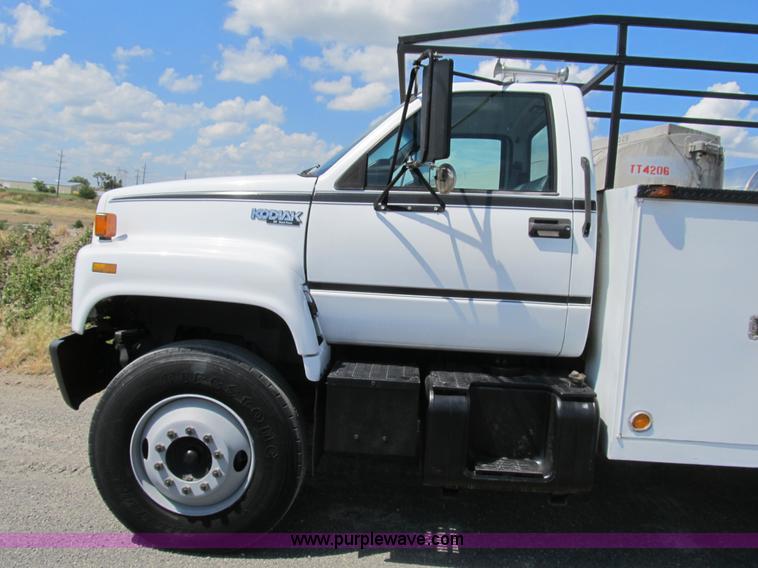 image for item B2741 1994 Chevrolet Kodiak utility truck