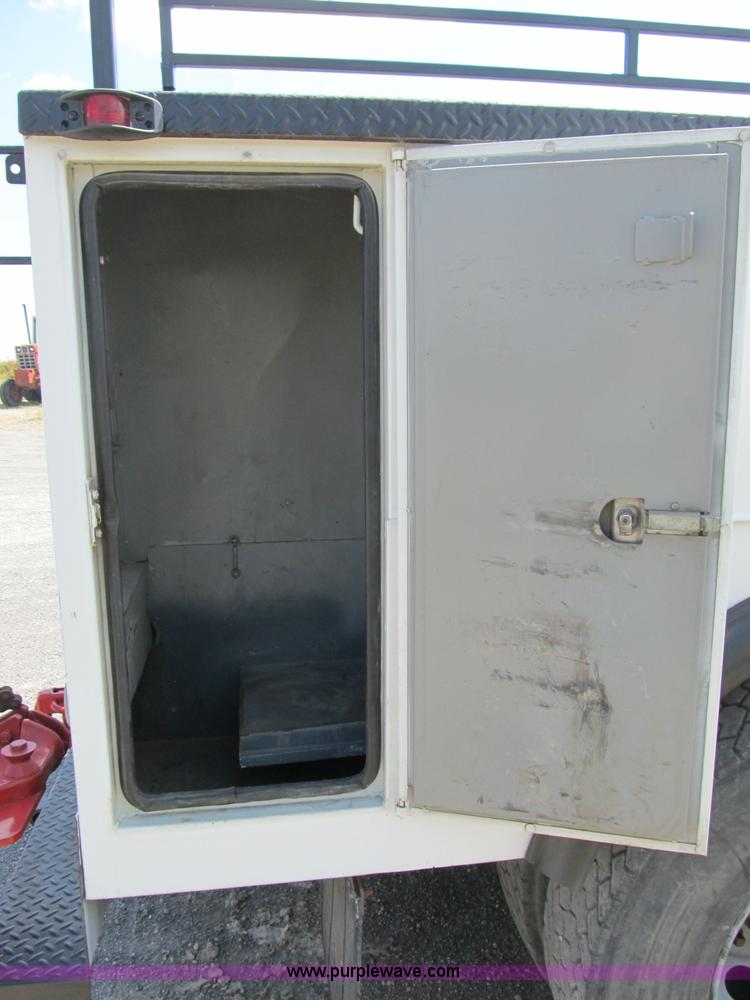 image for item B2741 1994 Chevrolet Kodiak utility truck