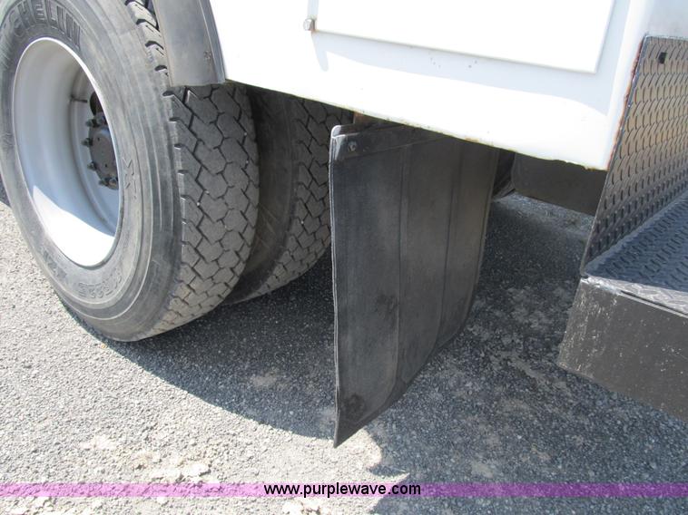 image for item B2741 1994 Chevrolet Kodiak utility truck