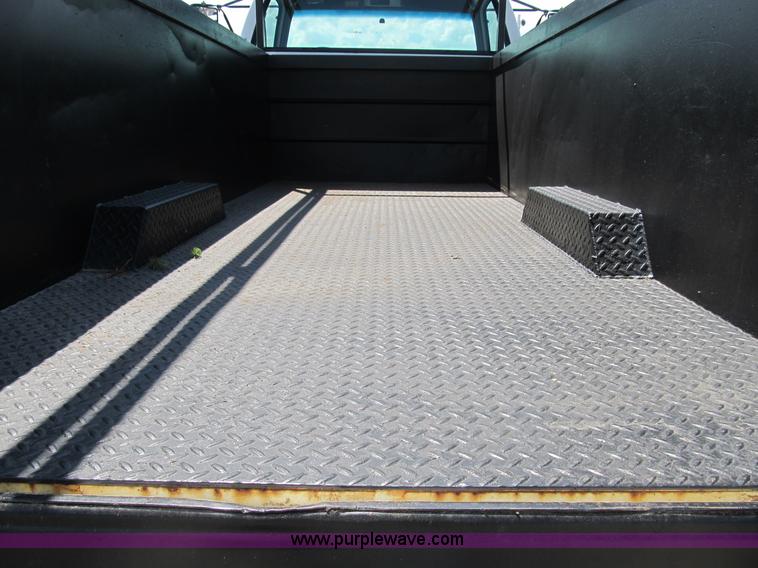 image for item B2741 1994 Chevrolet Kodiak utility truck