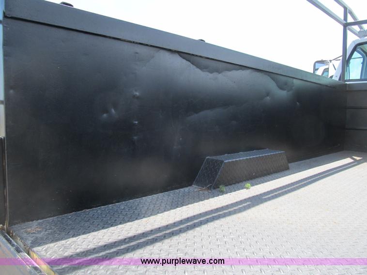 image for item B2741 1994 Chevrolet Kodiak utility truck