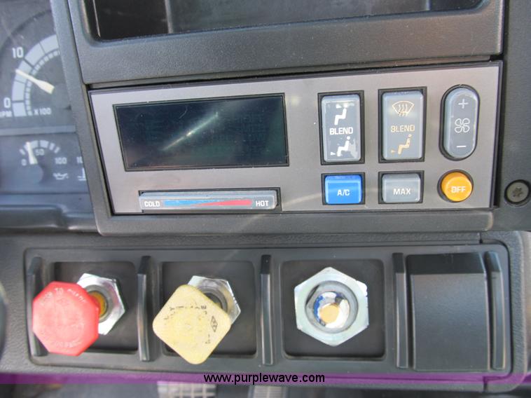 image for item B2741 1994 Chevrolet Kodiak utility truck