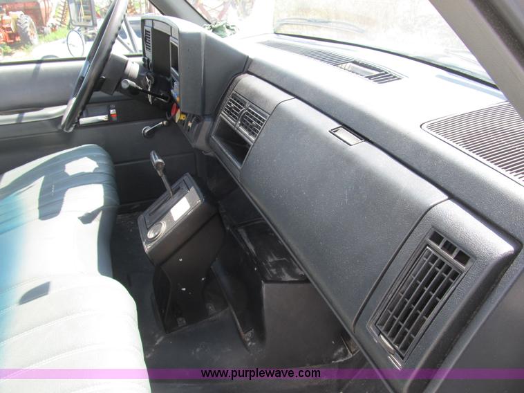 image for item B2741 1994 Chevrolet Kodiak utility truck