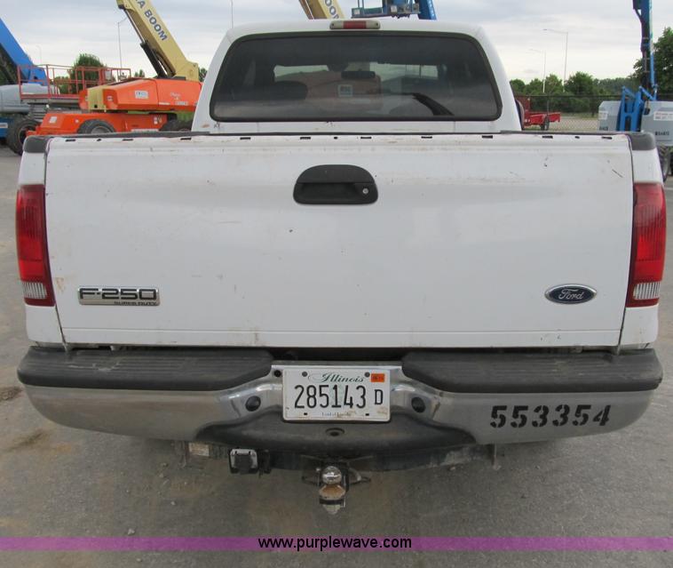 image for item B2742 2005 Ford F250 XLT Super Duty extended cab pickup truck