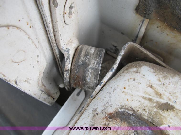 image for item B2742 2005 Ford F250 XLT Super Duty extended cab pickup truck