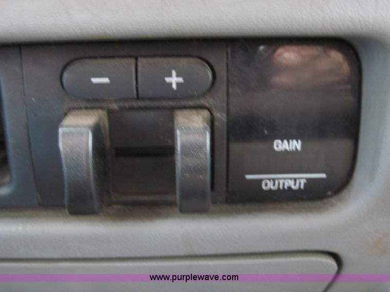 image for item B2742 2005 Ford F250 XLT Super Duty extended cab pickup truck