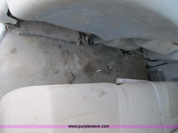 image for item B2742 2005 Ford F250 XLT Super Duty extended cab pickup truck