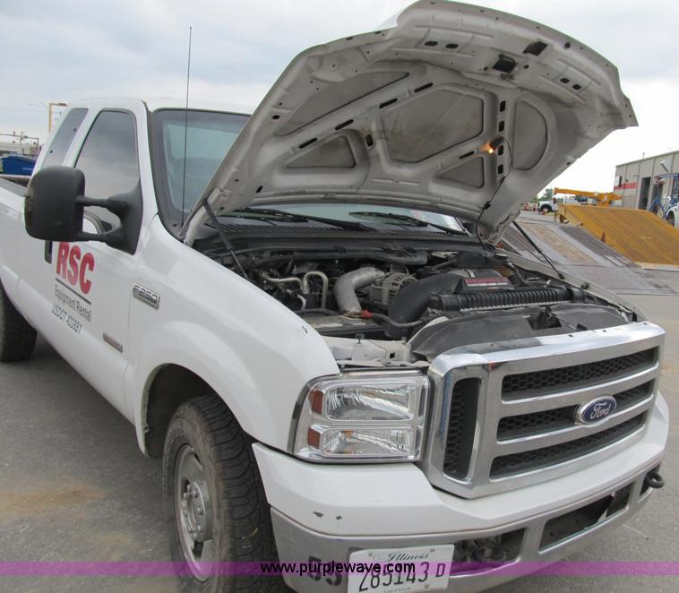 image for item B2742 2005 Ford F250 XLT Super Duty extended cab pickup truck