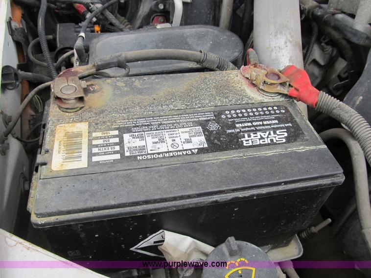 image for item B2742 2005 Ford F250 XLT Super Duty extended cab pickup truck