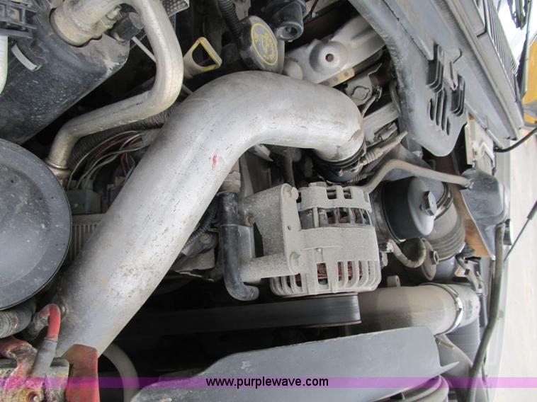 image for item B2742 2005 Ford F250 XLT Super Duty extended cab pickup truck