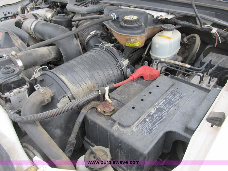 image for item B2742 2005 Ford F250 XLT Super Duty extended cab pickup truck