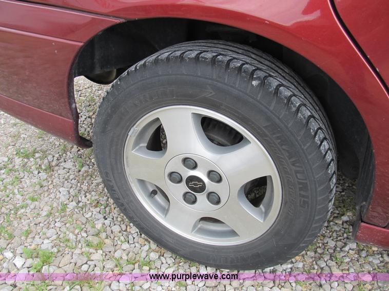 image for item B2743 2003 Chevrolet Malibu LS