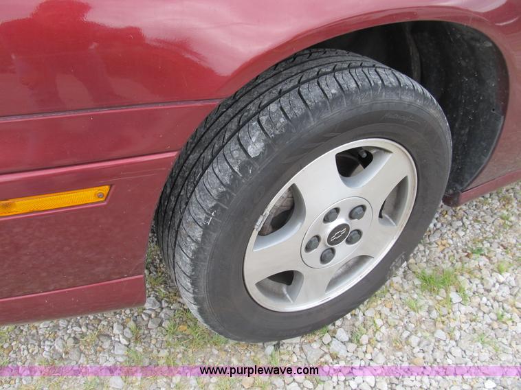 image for item B2743 2003 Chevrolet Malibu LS