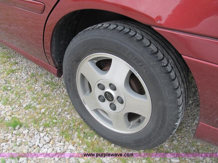 image for item B2743 2003 Chevrolet Malibu LS