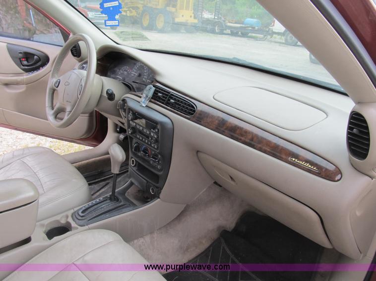 image for item B2743 2003 Chevrolet Malibu LS