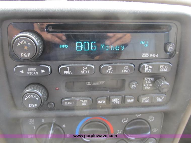 image for item B2743 2003 Chevrolet Malibu LS