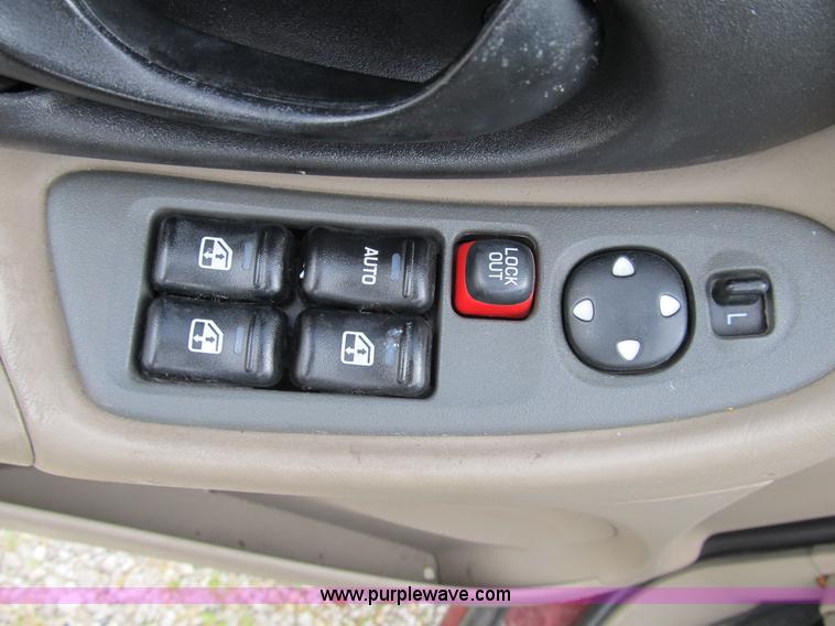 image for item B2743 2003 Chevrolet Malibu LS