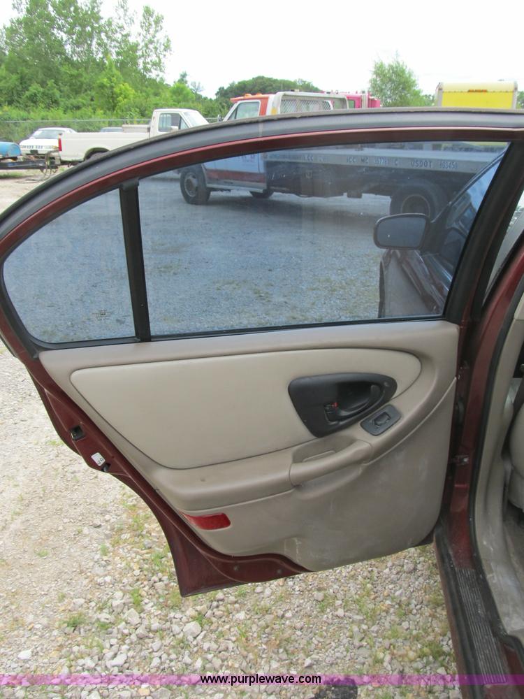 image for item B2743 2003 Chevrolet Malibu LS