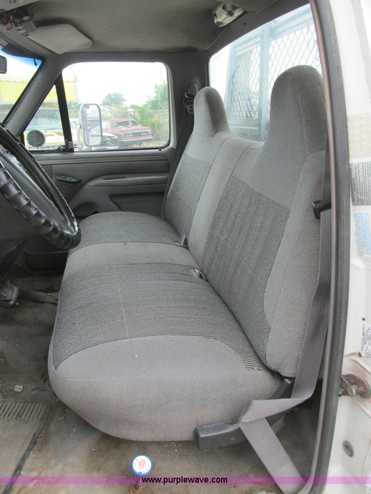 image for item B2744 1995 Ford F450 XLT Super Duty roll back truck