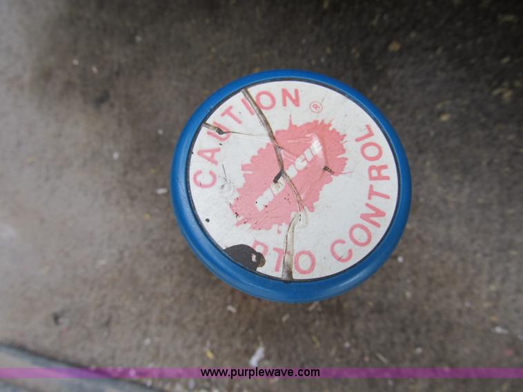 image for item B2744 1995 Ford F450 XLT Super Duty roll back truck