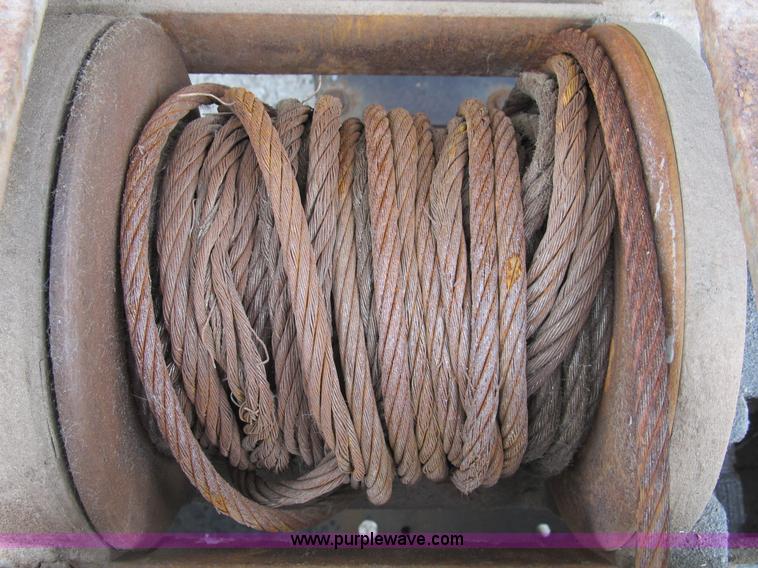 image for item B2744 1995 Ford F450 XLT Super Duty roll back truck