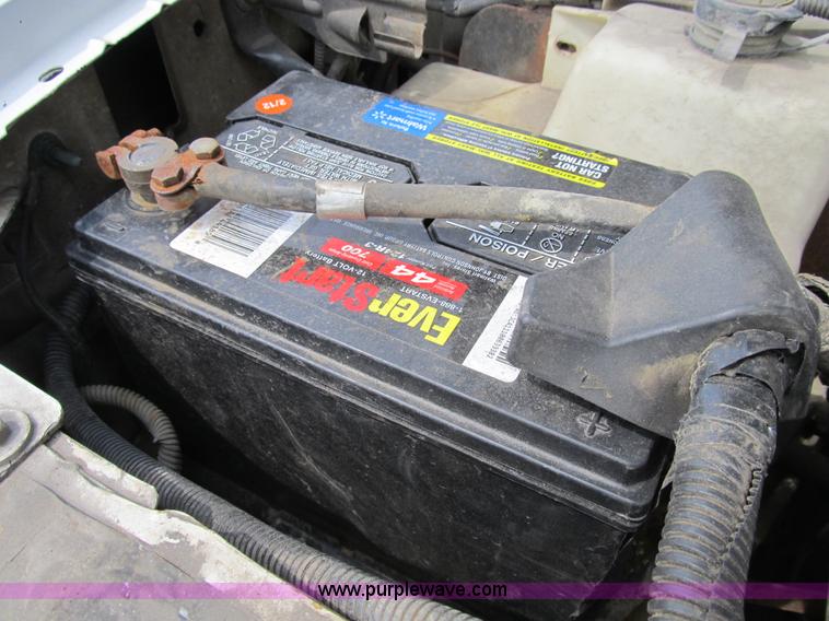 image for item B2744 1995 Ford F450 XLT Super Duty roll back truck