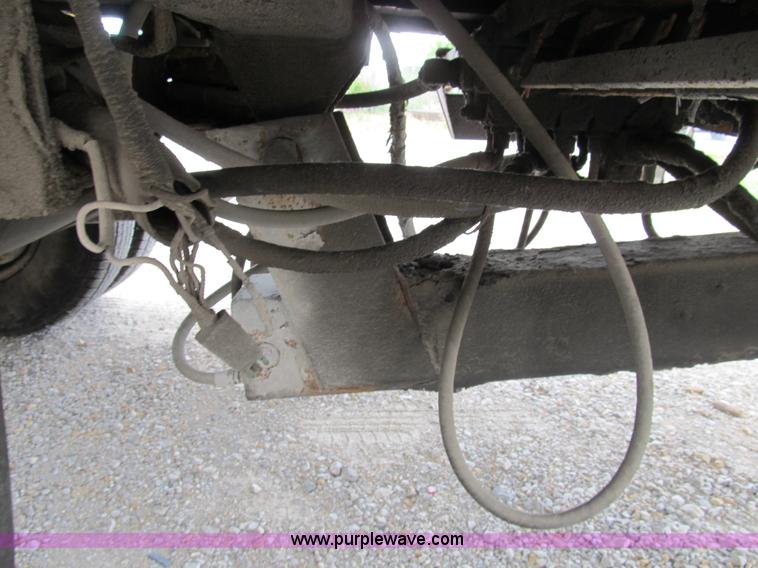 image for item B2744 1995 Ford F450 XLT Super Duty roll back truck