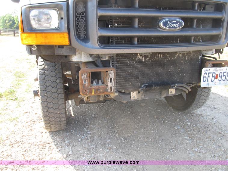 image for item B2747 2001 Ford F350 Super Duty pickup truck