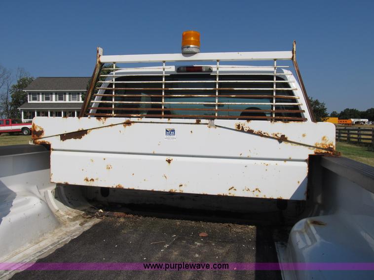 image for item B2747 2001 Ford F350 Super Duty pickup truck