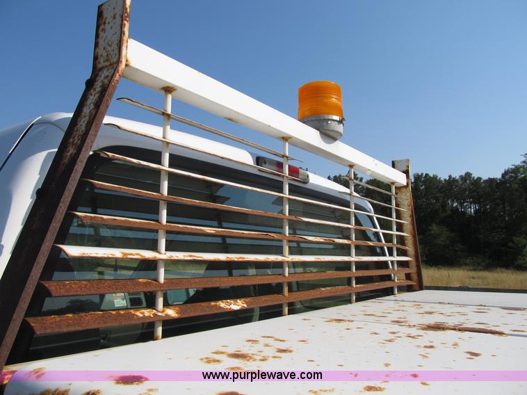 image for item B2747 2001 Ford F350 Super Duty pickup truck