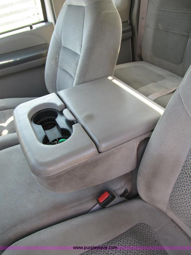 image for item B2747 2001 Ford F350 Super Duty pickup truck