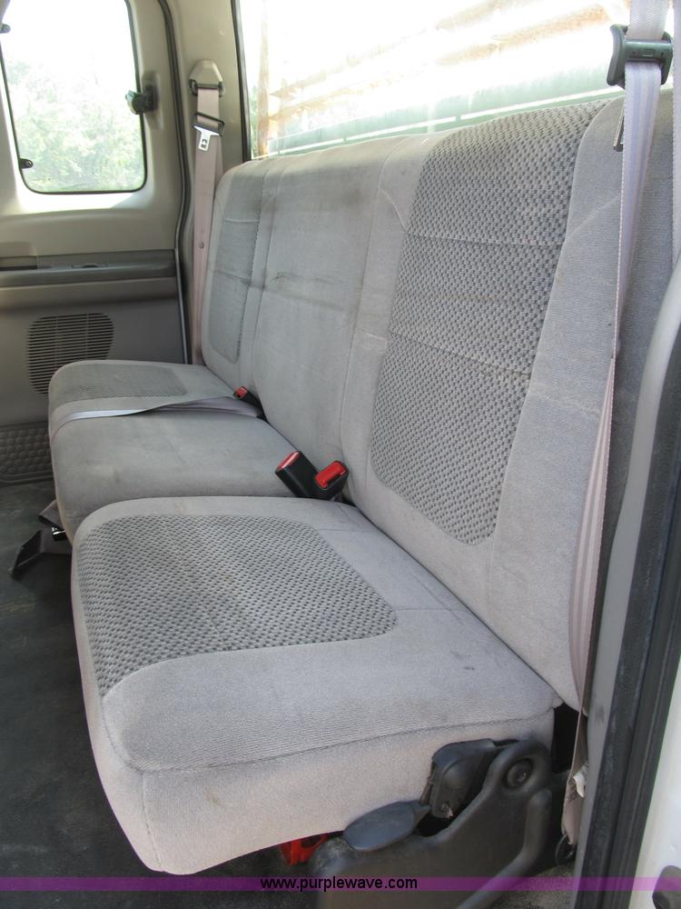 image for item B2747 2001 Ford F350 Super Duty pickup truck